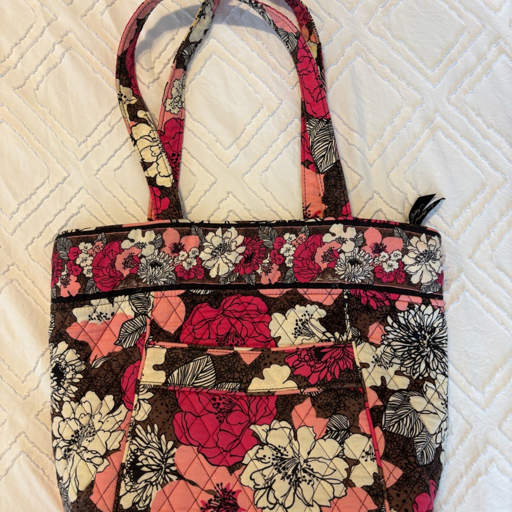 VERA BRADLEY TOTE BAG IN GREAT CONDITION| %100 cotton| RETIRED PATTERN